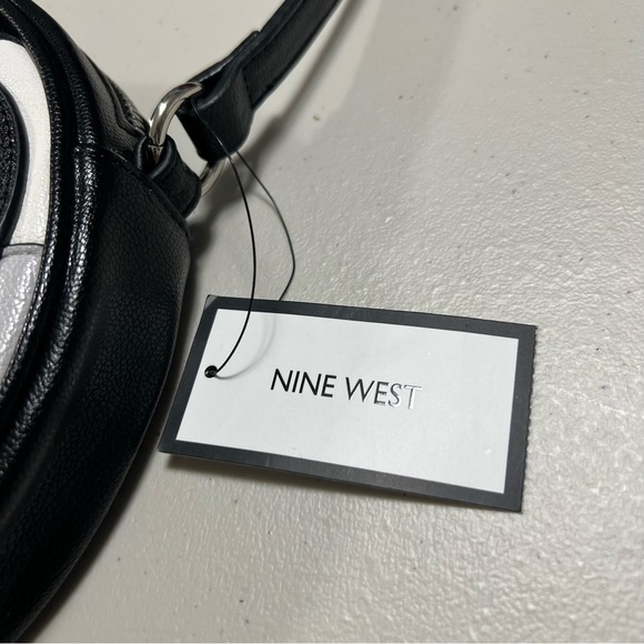 🆕 Nine West Eye To Eye Girl with Bangs Character Crossbody/ Shoulder Bag Stud - Picture 11 of 16